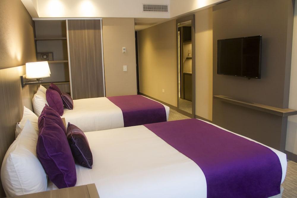 Hotel Land Plaza La Plata Bagian luar foto