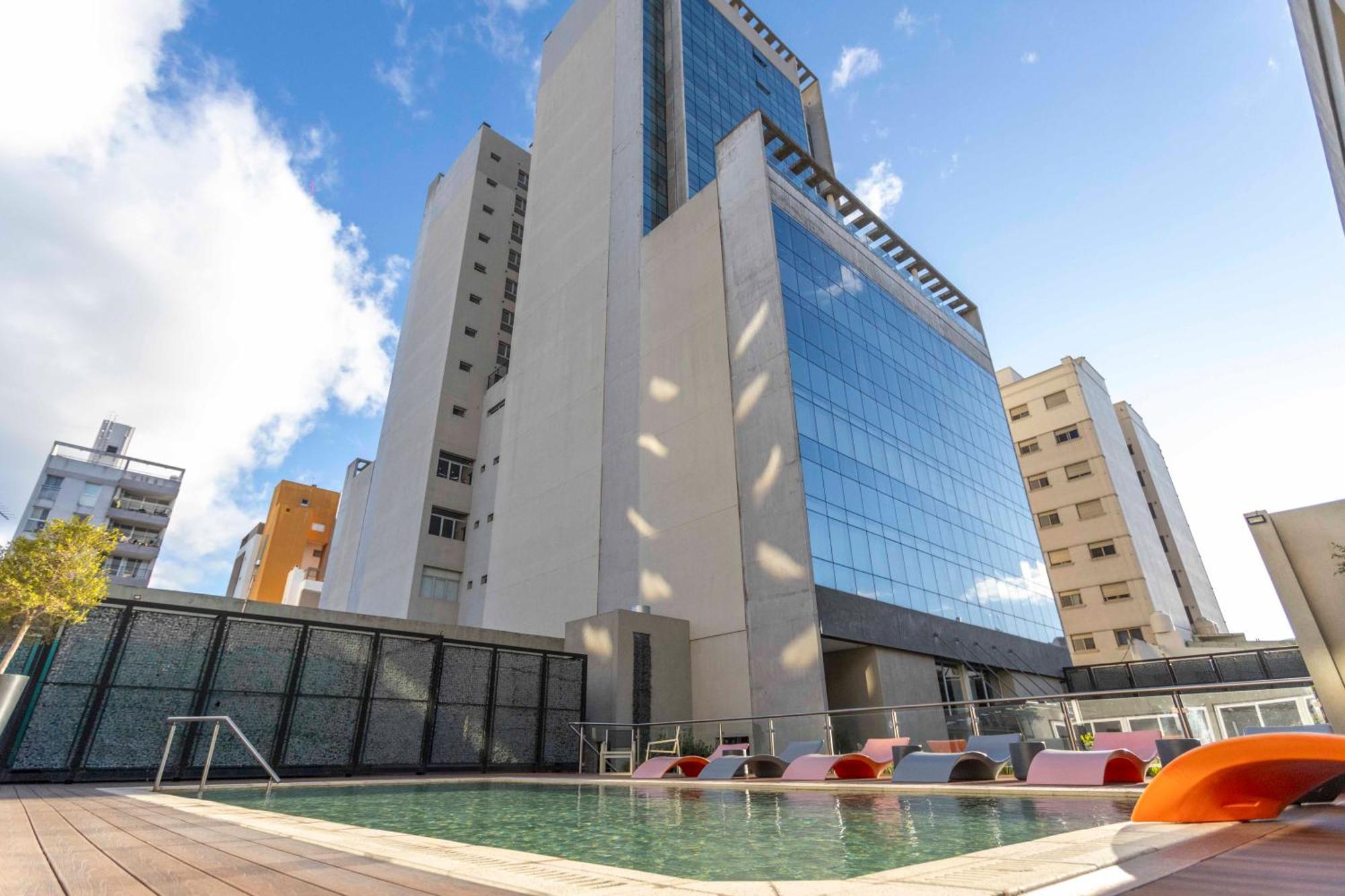 Hotel Land Plaza La Plata Bagian luar foto