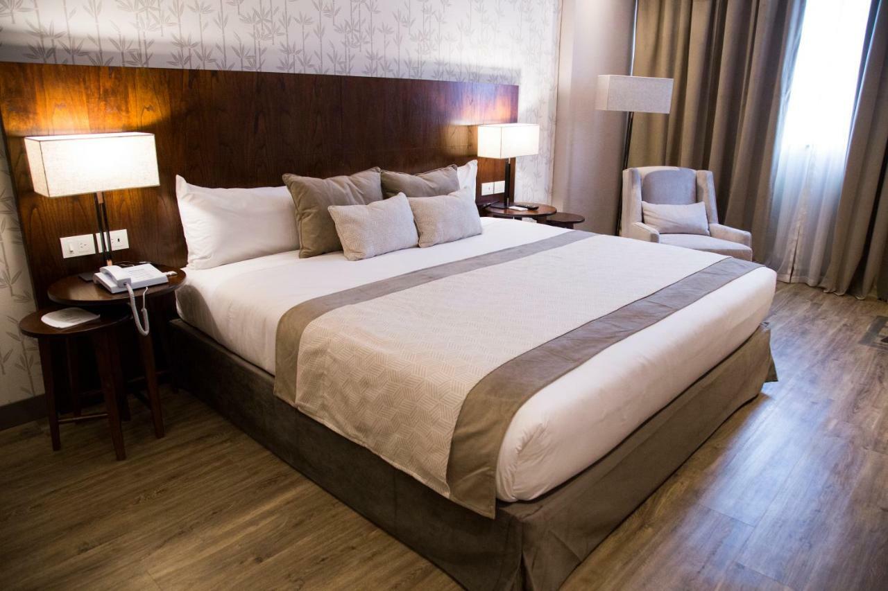 Hotel Land Plaza La Plata Bagian luar foto