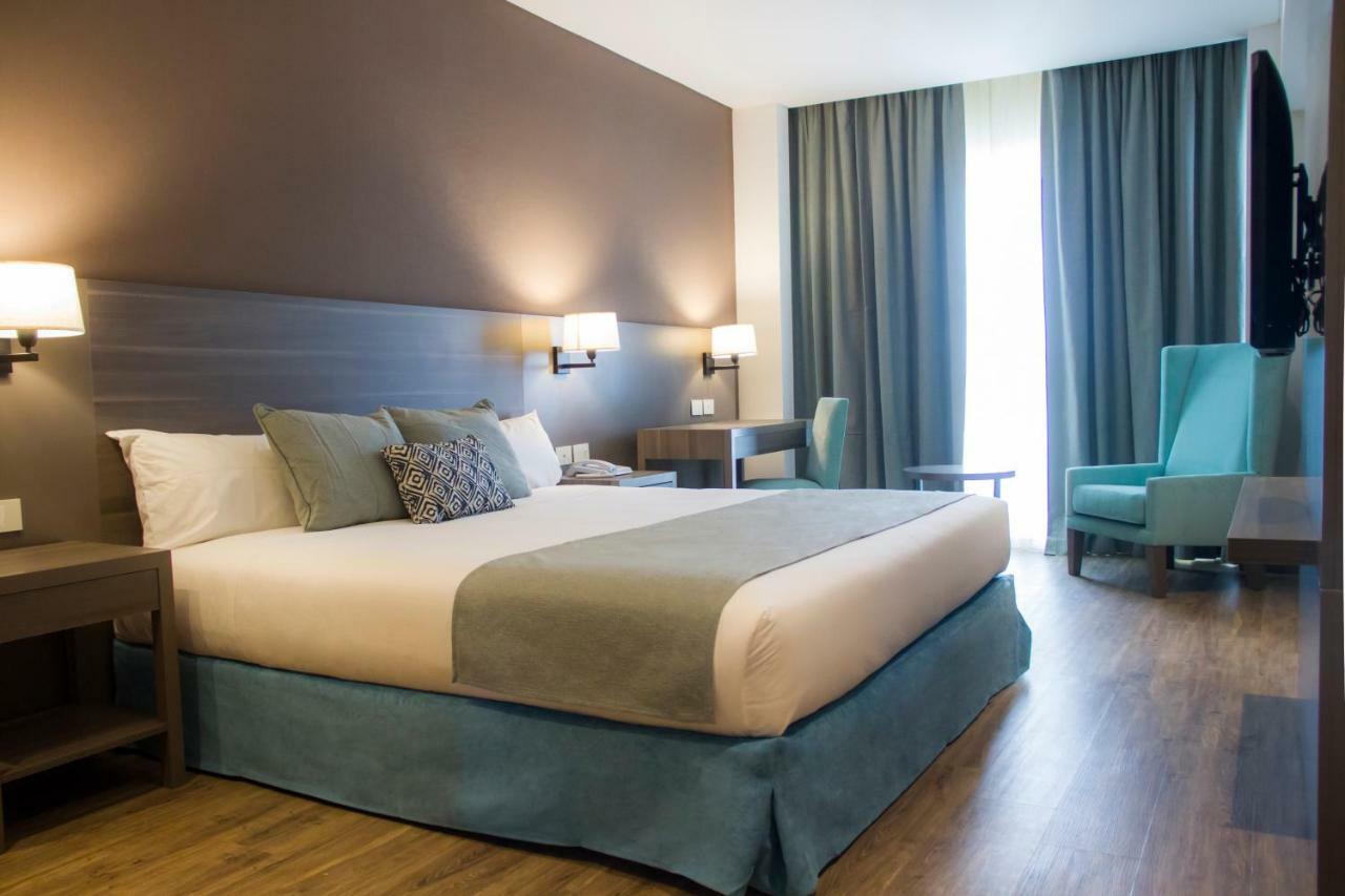 Hotel Land Plaza La Plata Bagian luar foto